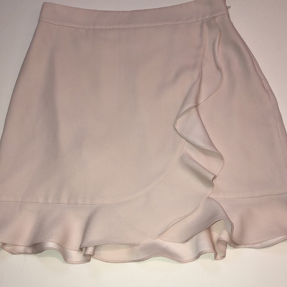 Club Monaco Ruffle Mini Skirt in Pink Cream, size 6 - Picture 4 of 12
